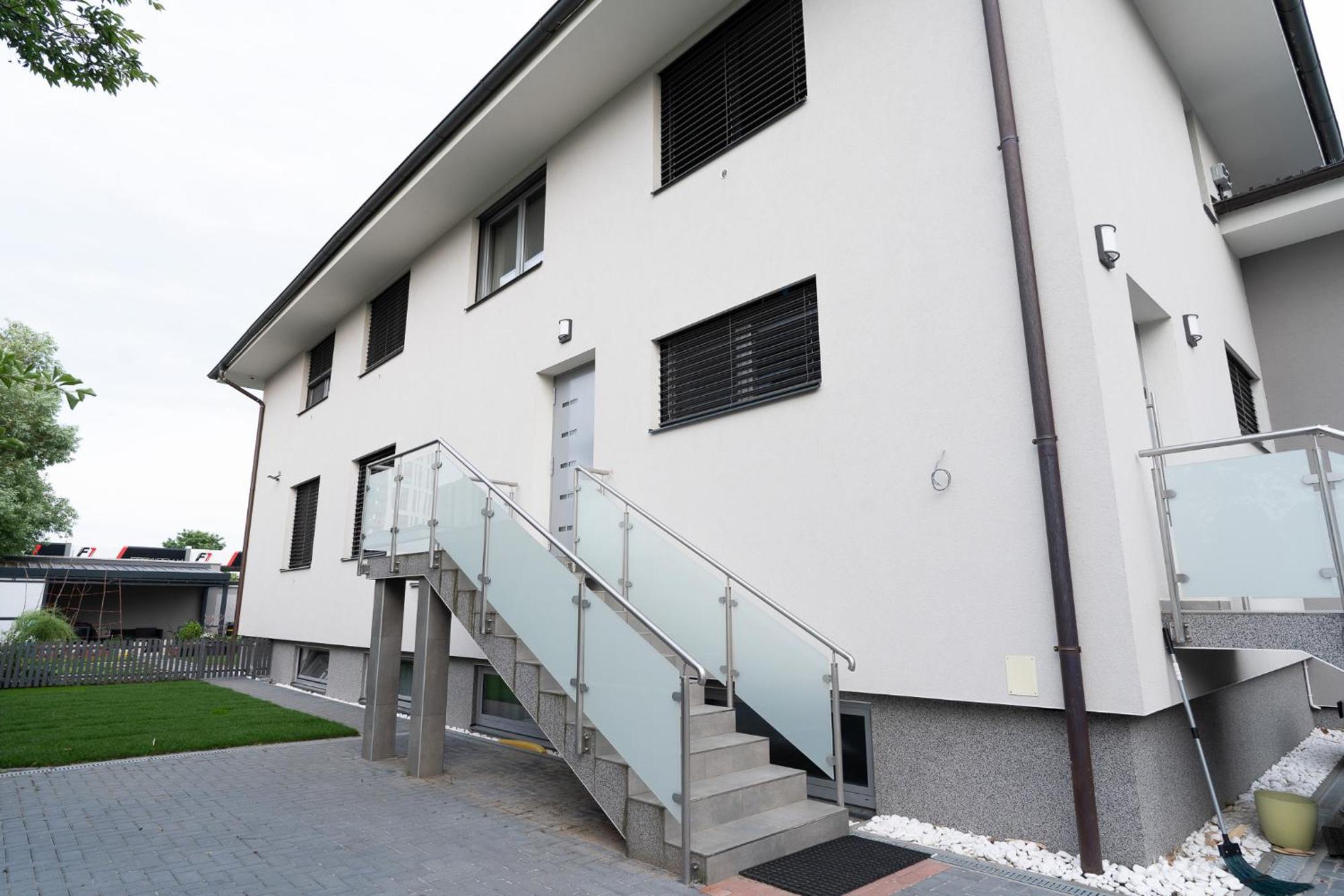 The Dante Villa Apartments Πράγα Εξωτερικό φωτογραφία